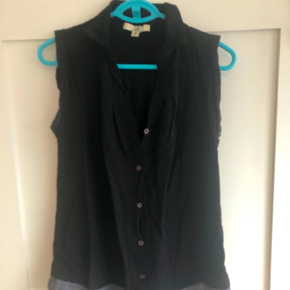 Black sleeveless button up - Picture 1 of 5